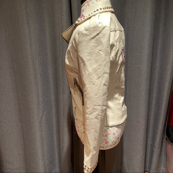 Desigual Cream Color Women’s Biker Jacket size 38 With Design in Back - Picture 15 of 16